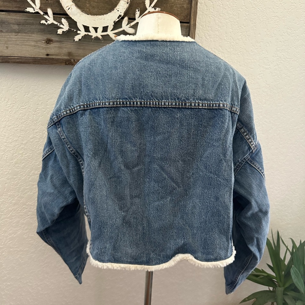 Anthropologie Denimist Blue Denim Cropped‎ Boxy Jacket with Sherpa lining size L - Picture 2 of 8